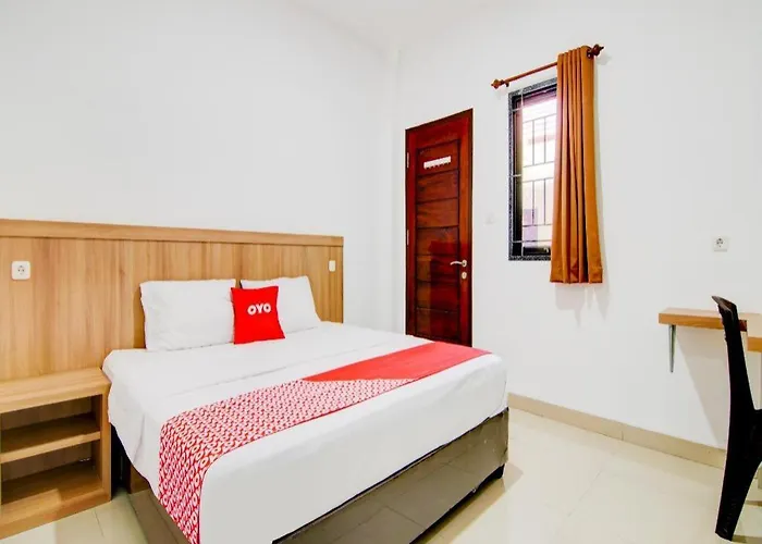 Oyo 90233 The Shine Residence