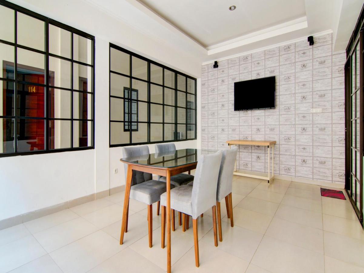 Oyo 90233 The Shine Hotel