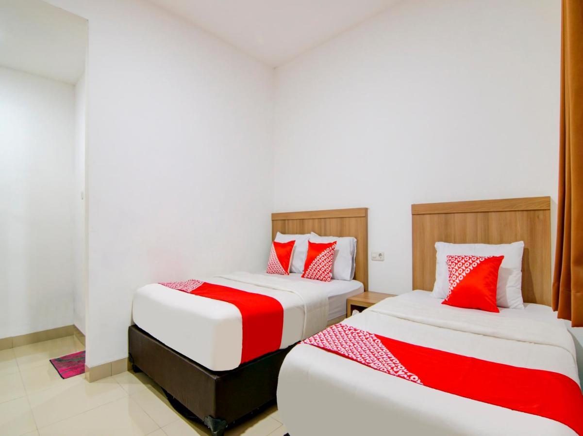 Hotel Oyo 90233 The Shine 2*